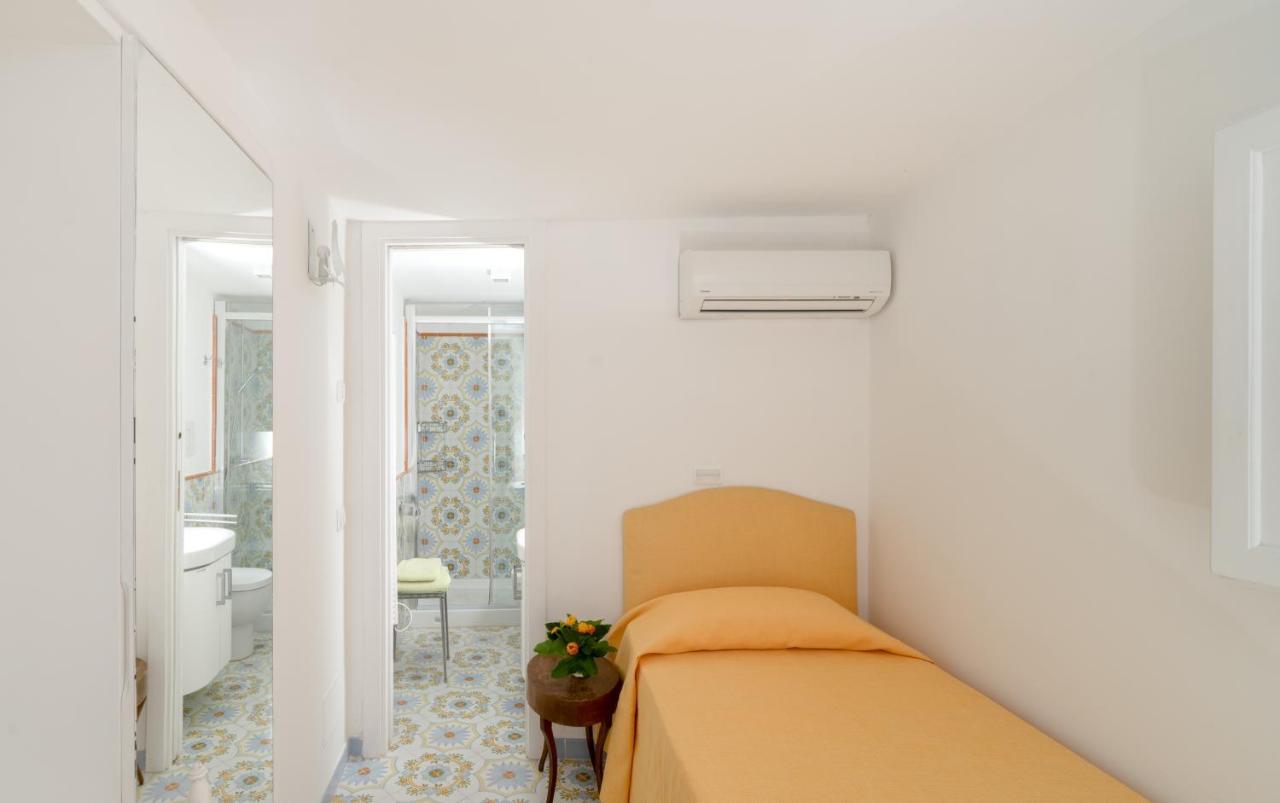 I Tre Soli Apartments By Caprirooms Exterior foto