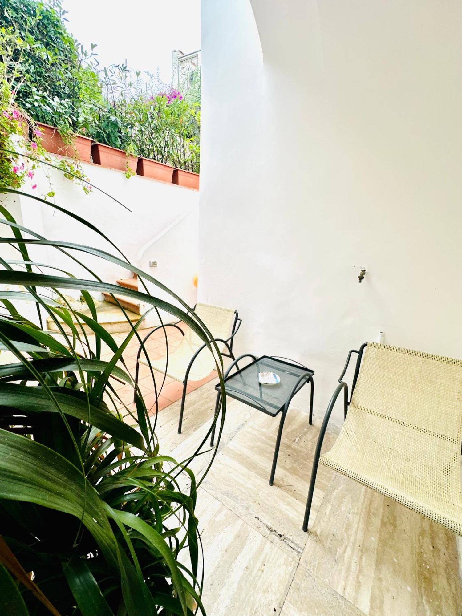 I Tre Soli Apartments By Caprirooms Exterior foto